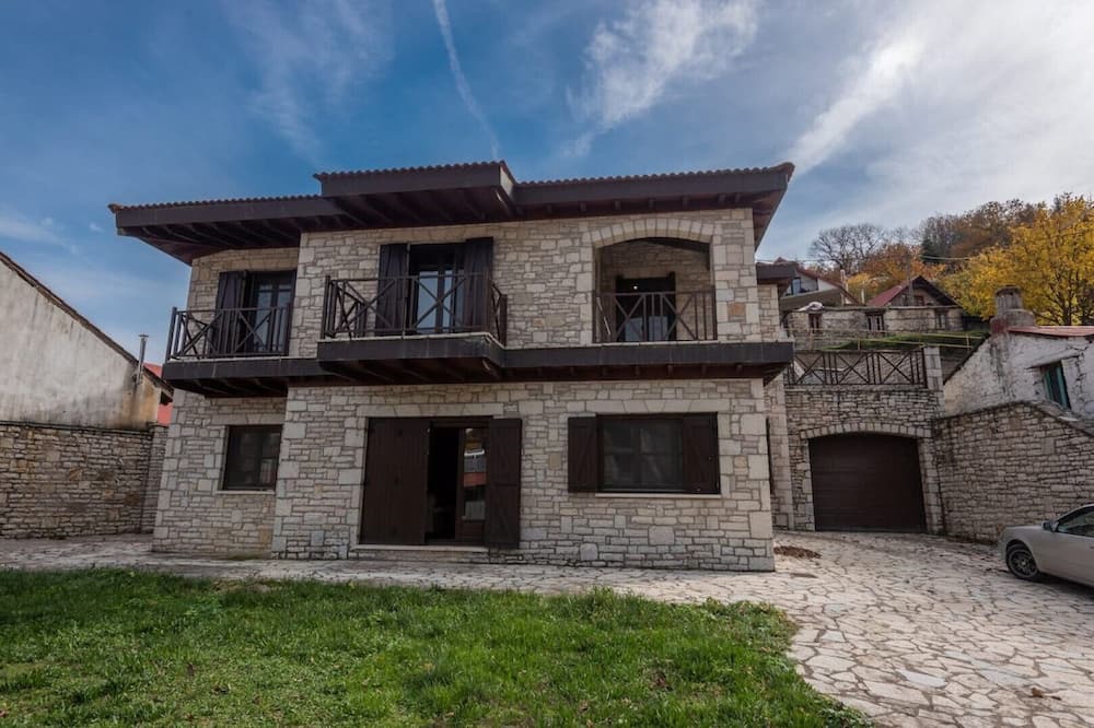 Photo of Outdoor in Karpenisi