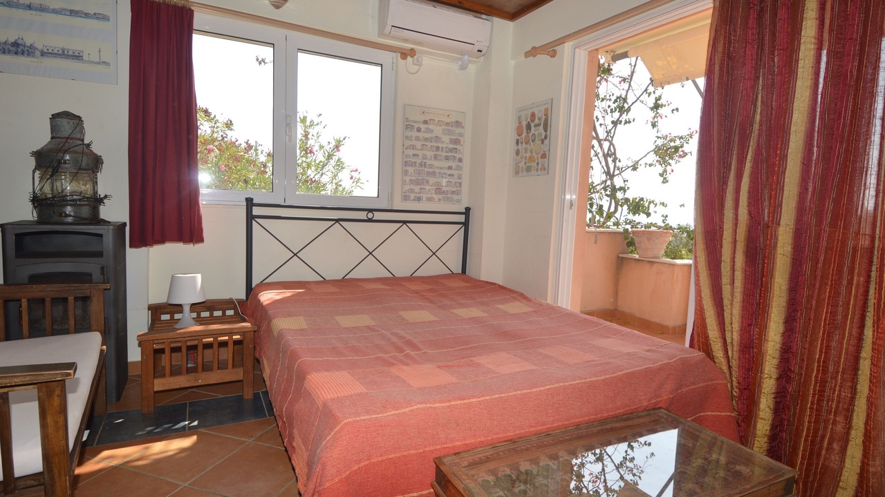 Photo of Bedroom in Marmari