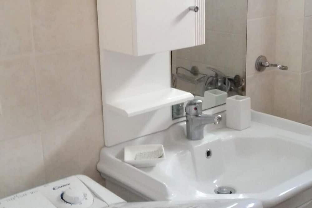 Photo of Bathroom in Velon