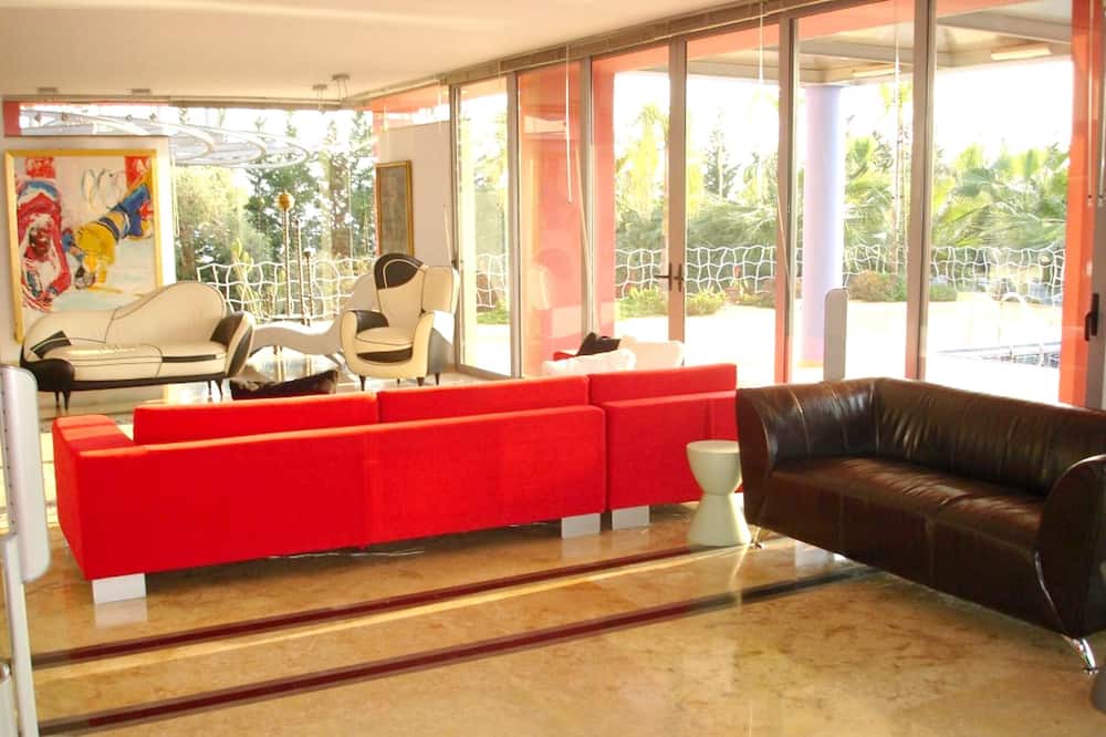 Photo of Livingroom in Eretria