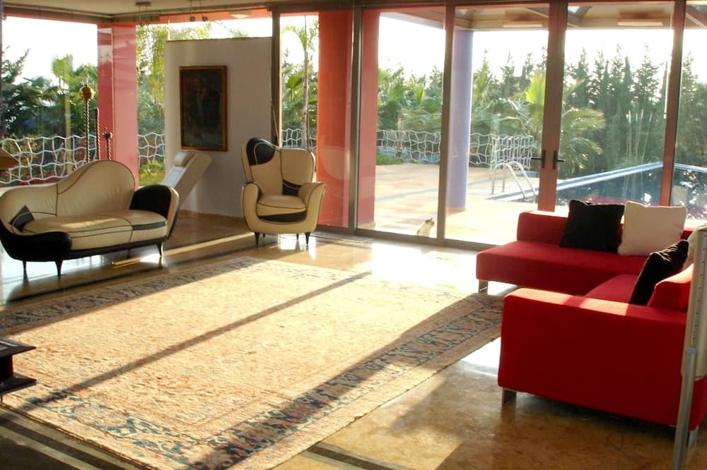 Photo of Livingroom in Eretria