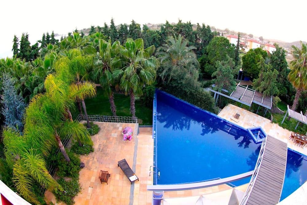 Photo of Outdoor in Eretria