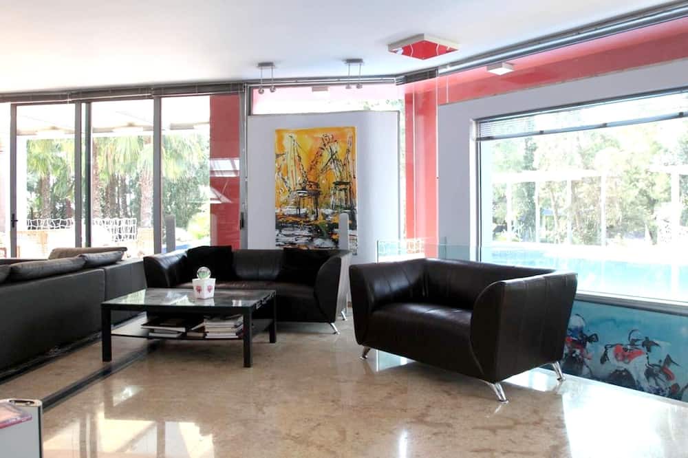 Photo of Livingroom in Eretria