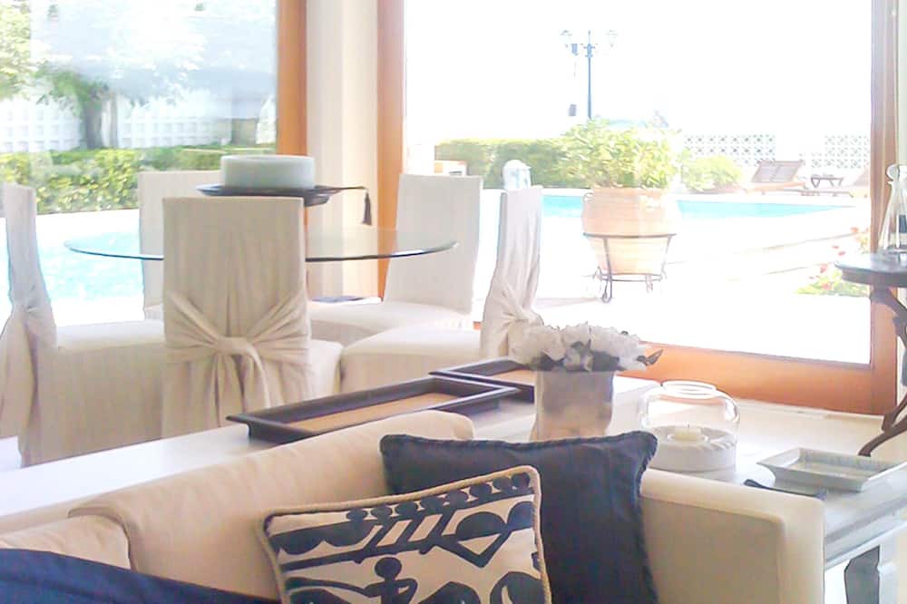 Photo of Livingroom in Nerantza