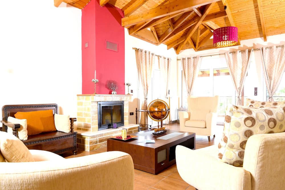 Photo of Livingroom in Kropia