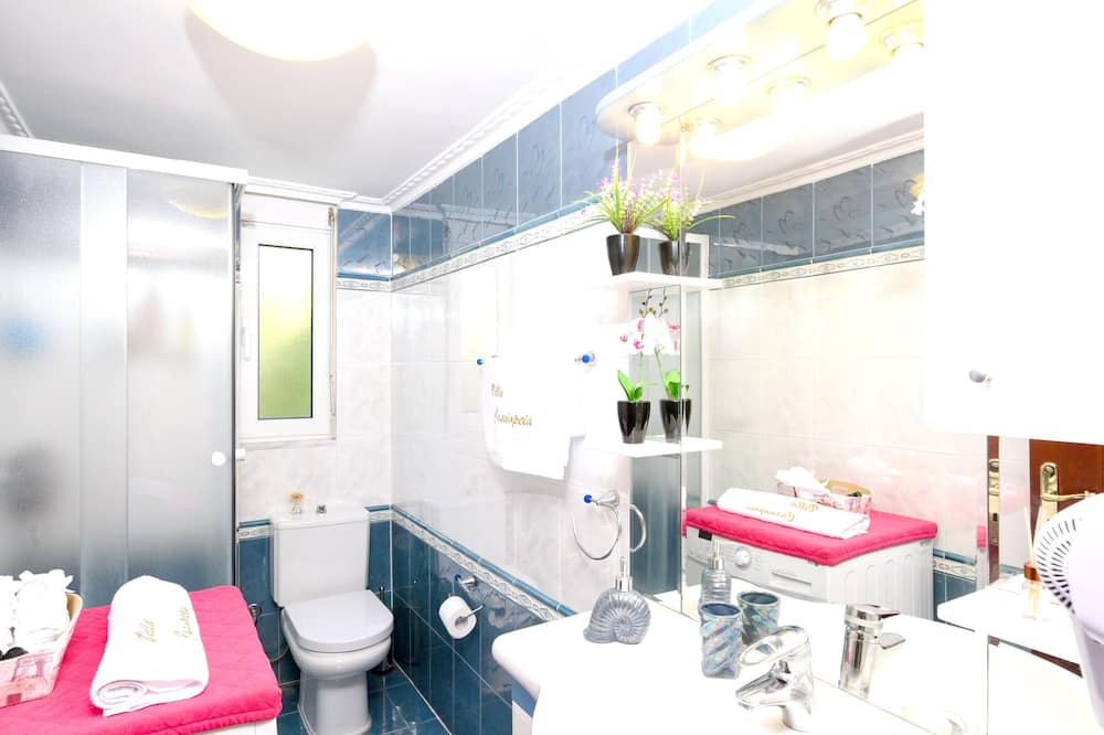 Photo of Bathroom in Kropia