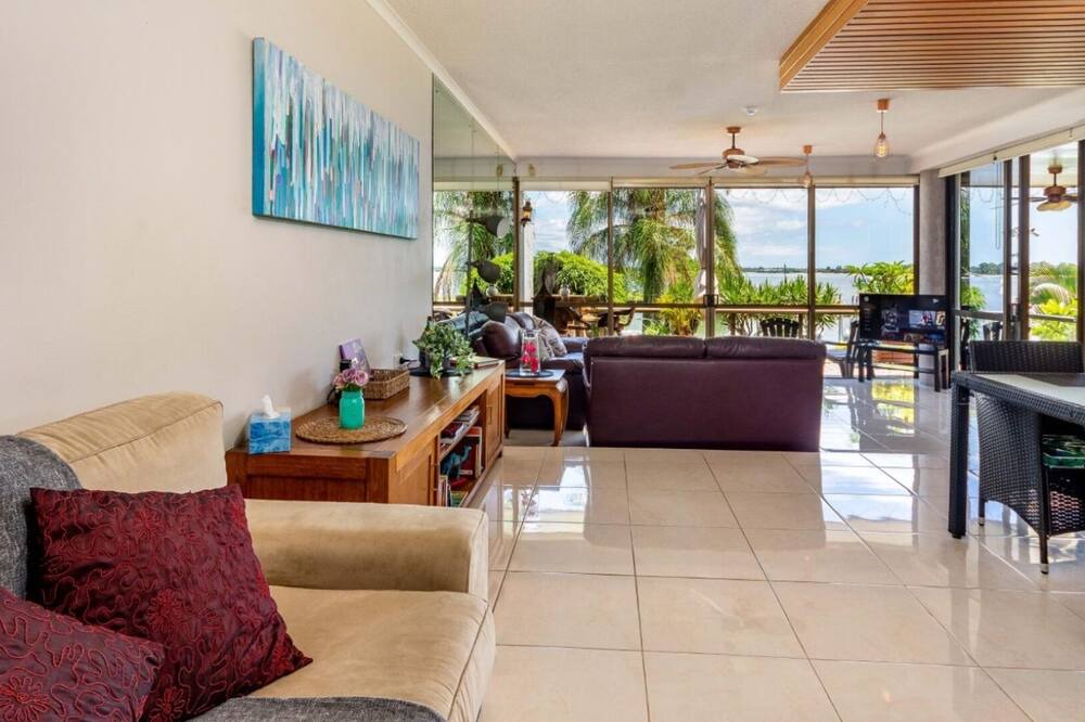Photo of Livingroom in Sandstone Point