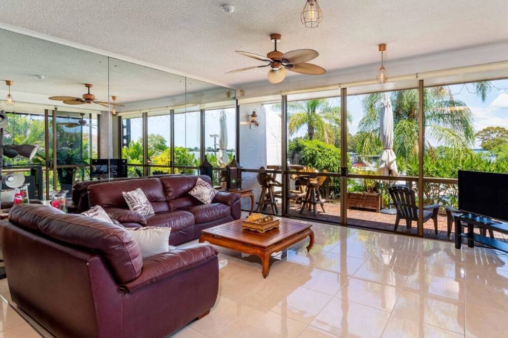 Photo of Livingroom in Sandstone Point