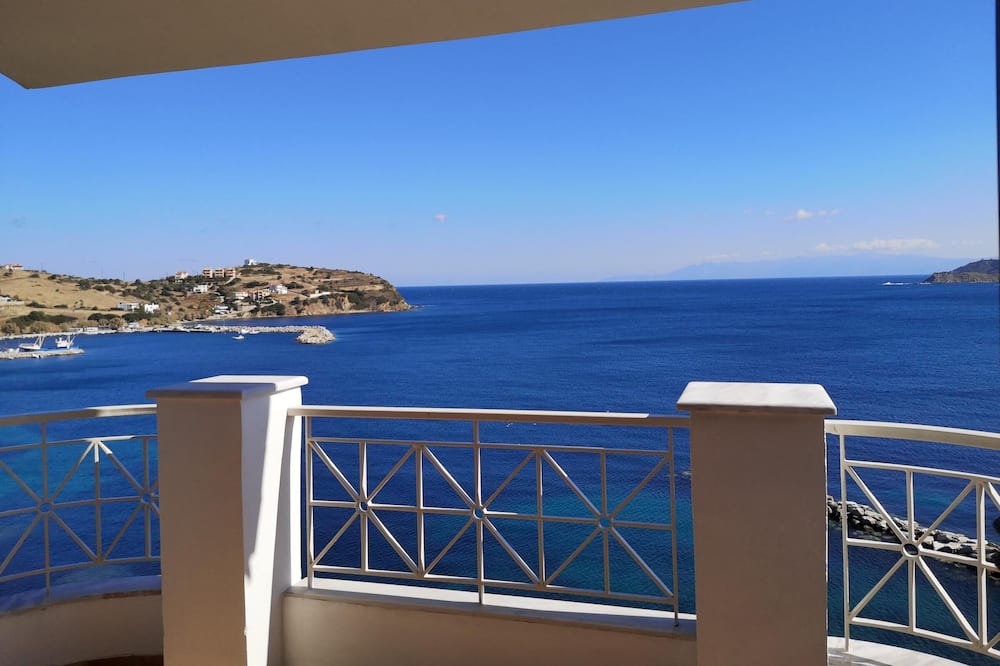Photo of Patio Balcony in Agii Apostoli