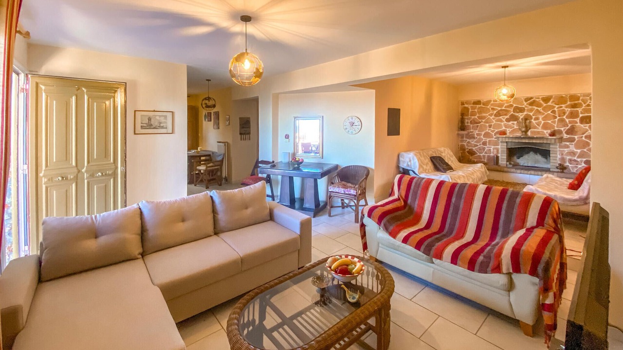 Photo of Livingroom in Platistomo