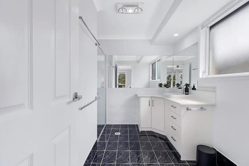 Photo of Bathroom in Wurtulla