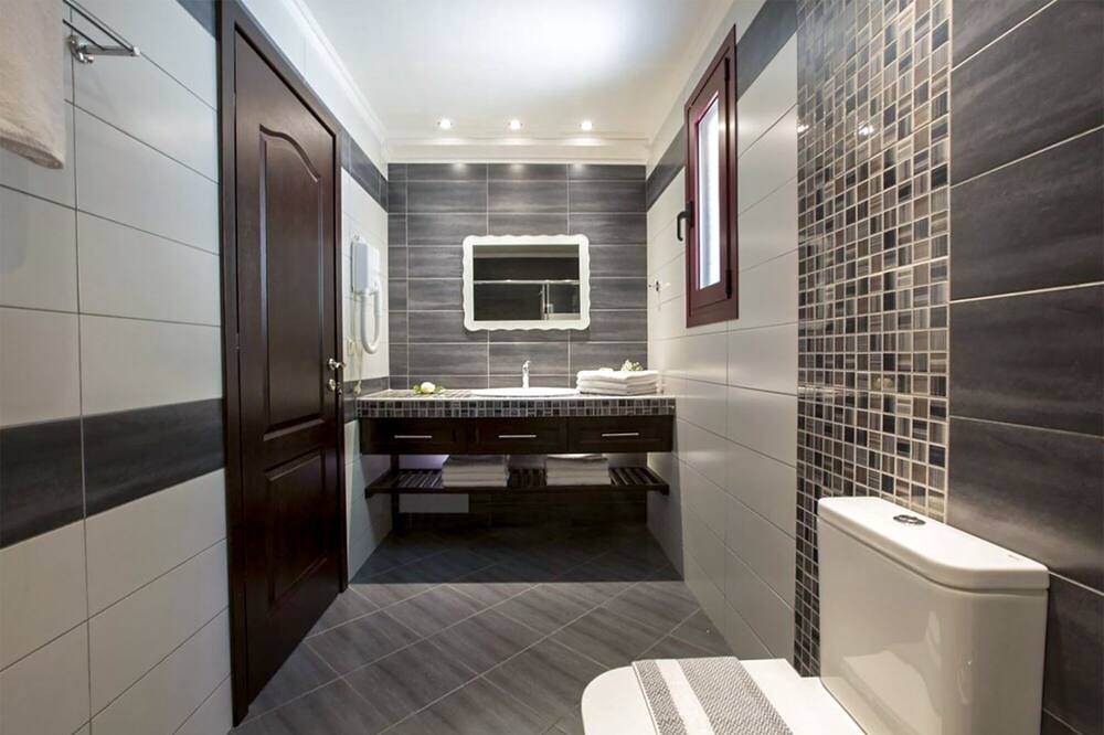 Photo of Bathroom in Fternon