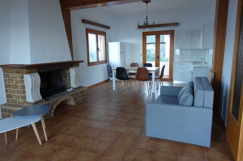Photo of Livingroom in Troizinia