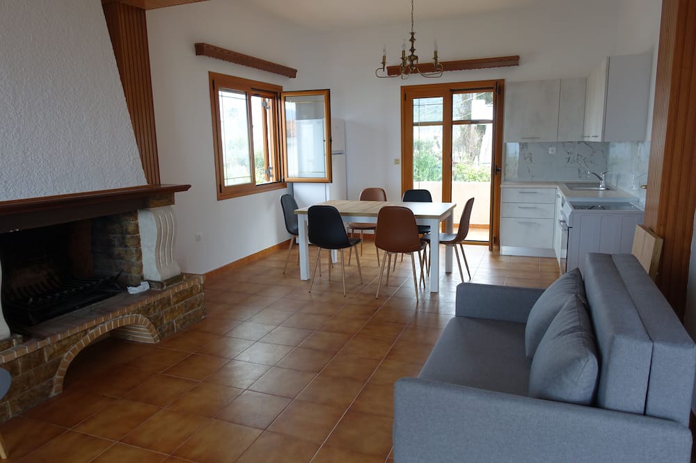 Photo of Livingroom in Troizinia
