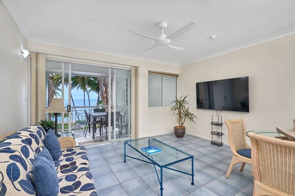 Photo of Livingroom in Palm Cove