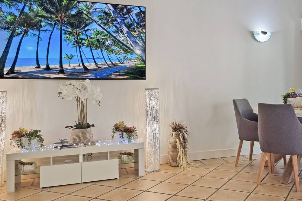 Photo of Livingroom in Clifton Beach