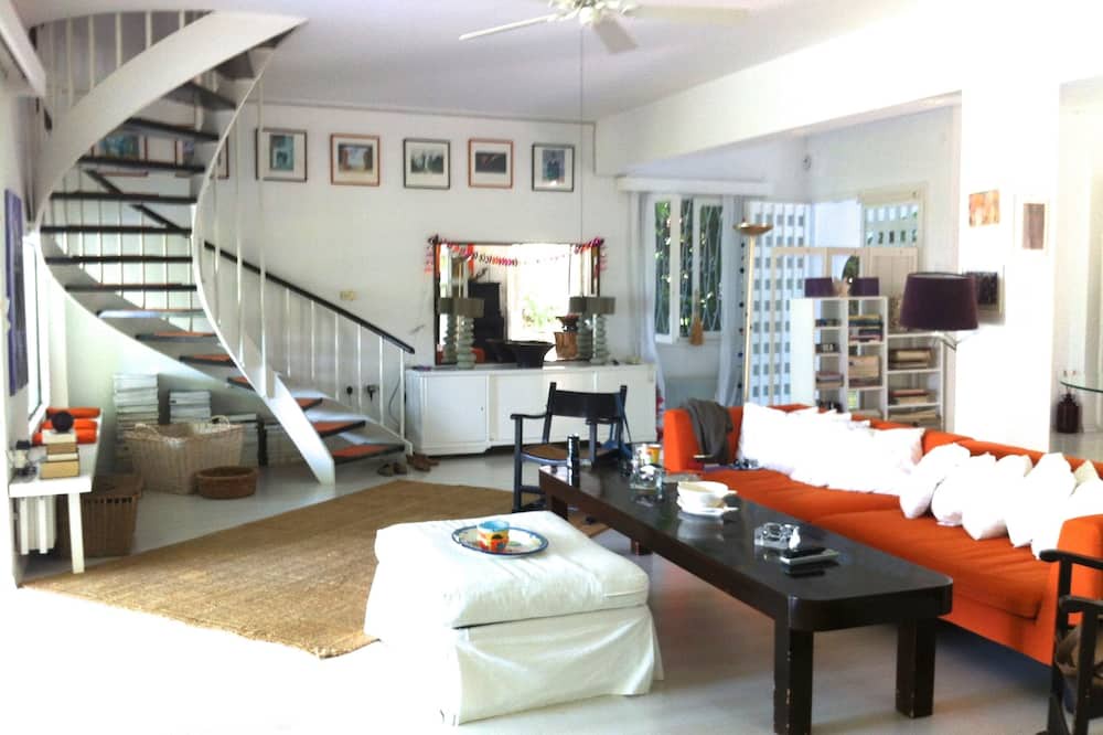 Photo of Livingroom in Dirfys-Messapia