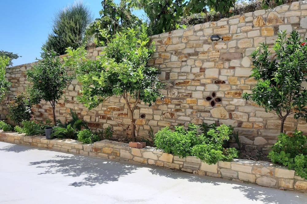 Photo of Outdoor in Sipiada
