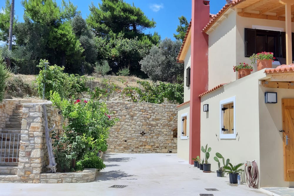 Photo of Outdoor in Sipiada