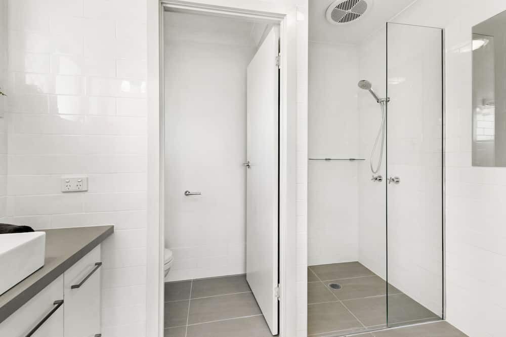 Photo of Bathroom in Broadbeach Waters