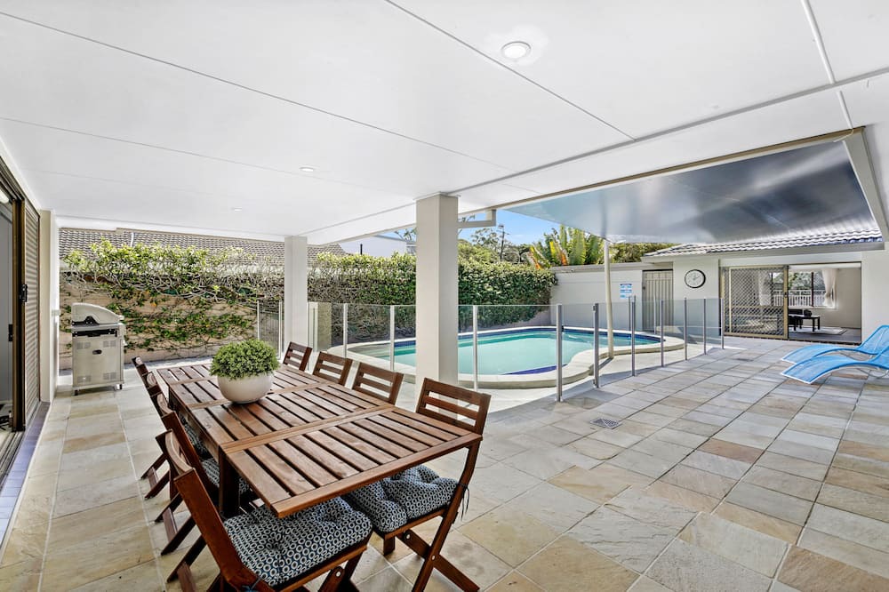 Photo of Bedroom in Broadbeach Waters