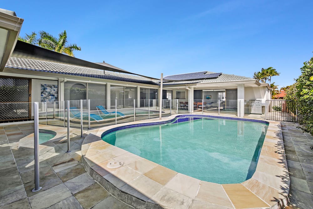 Photo of Outdoor in Broadbeach Waters