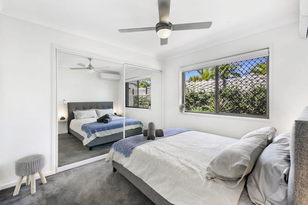 Photo of Bedroom in Broadbeach Waters