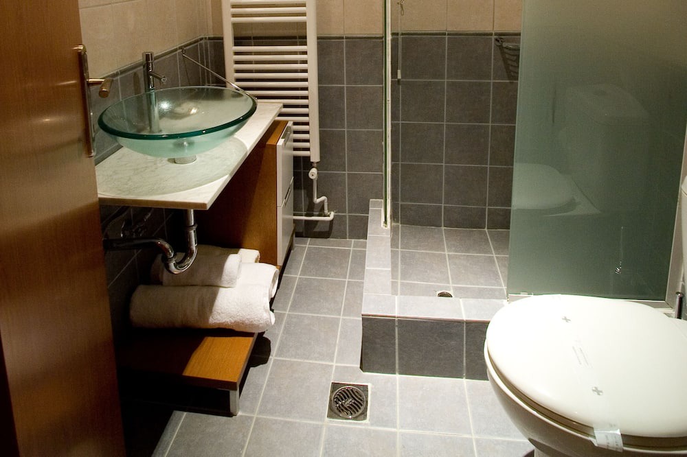 Photo of Bathroom in Rovies