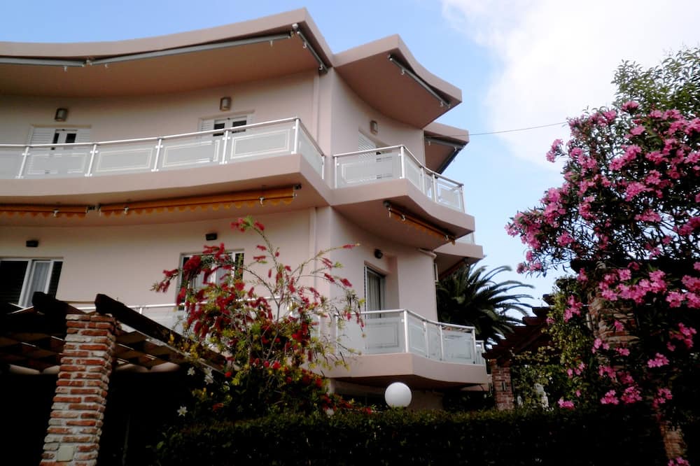 Photo of Outdoor in Rovies