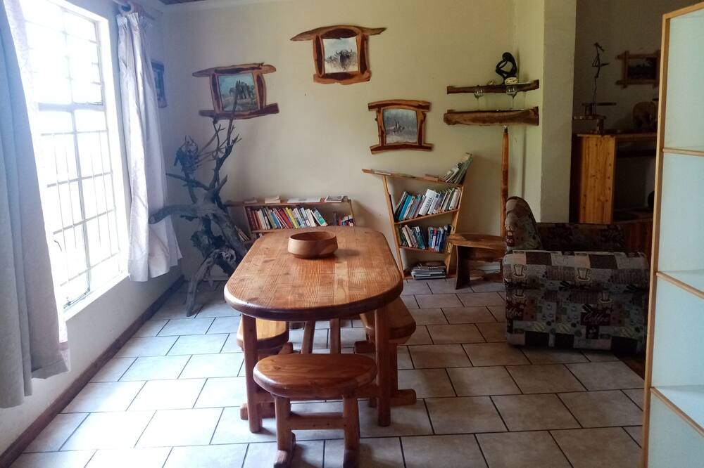 Photo of Livingroom in Umjindi