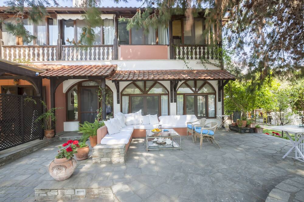 Photo of Patio Balcony in Paradhisos