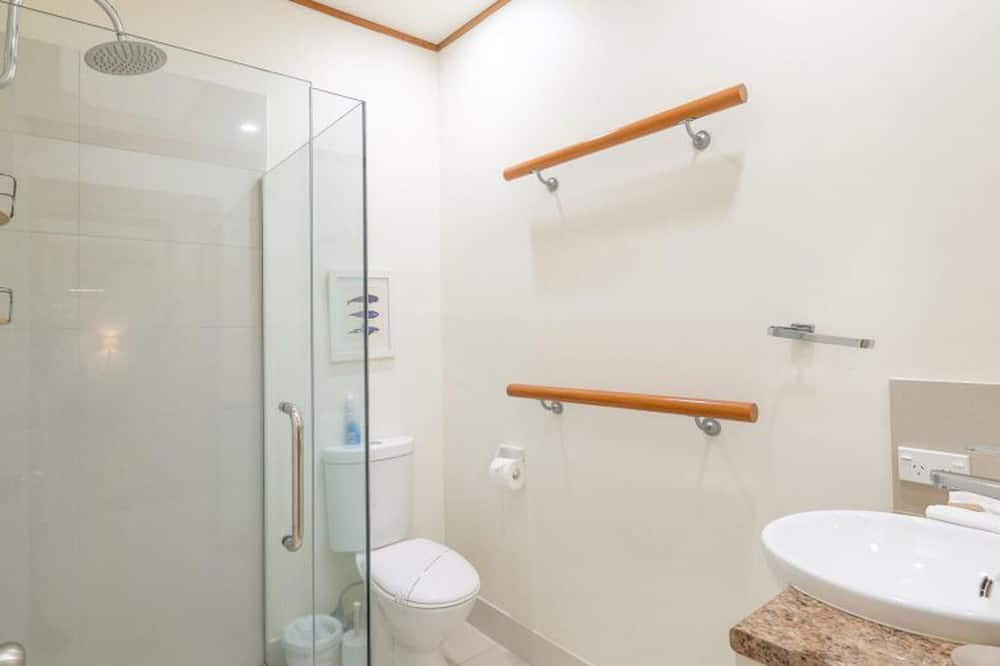 Photo of Bathroom in Point Lookout
