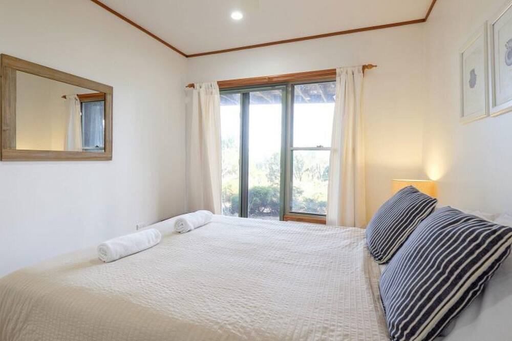 Photo of Bedroom in Point Lookout