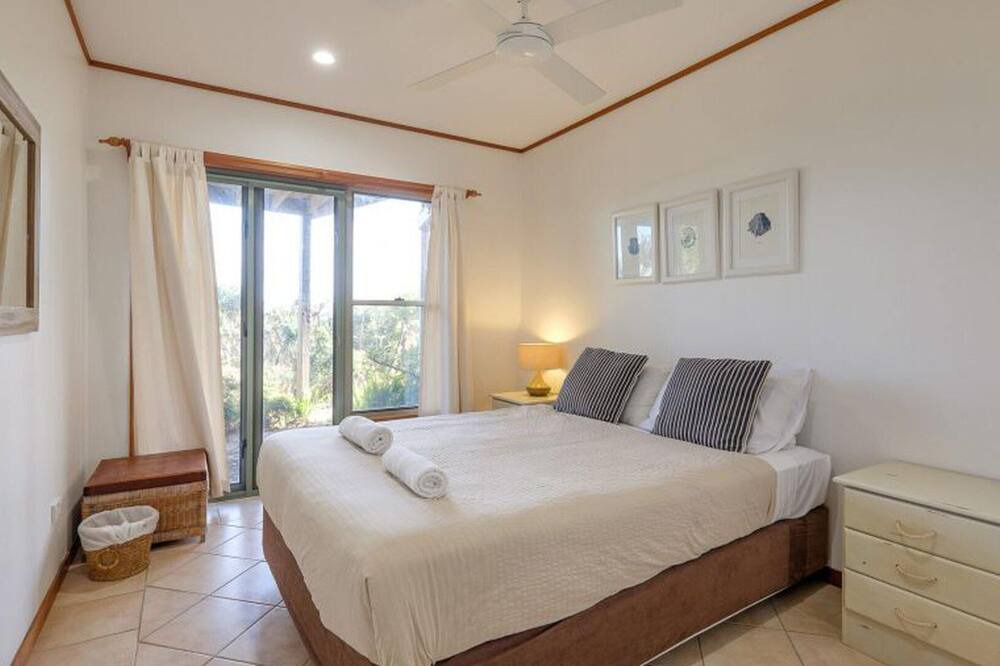 Photo of Bedroom in Point Lookout