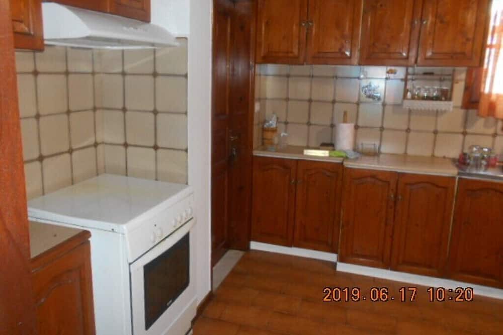 Photo of Kitchen in Aliartos