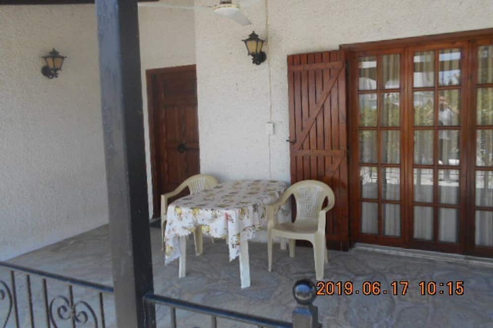 Photo of Patio Balcony in Aliartos