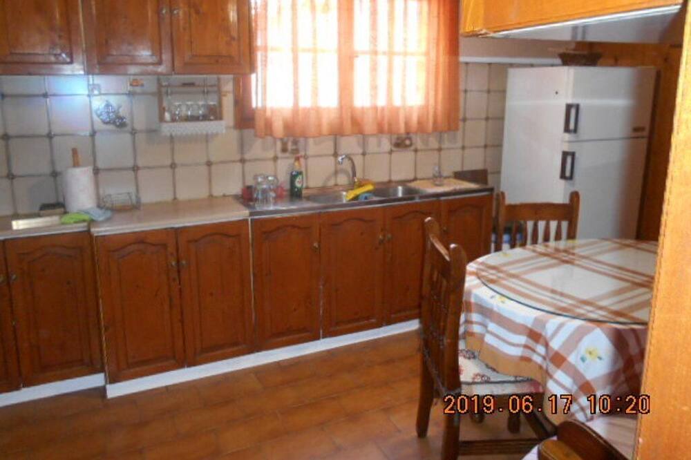 Photo of Kitchen in Aliartos