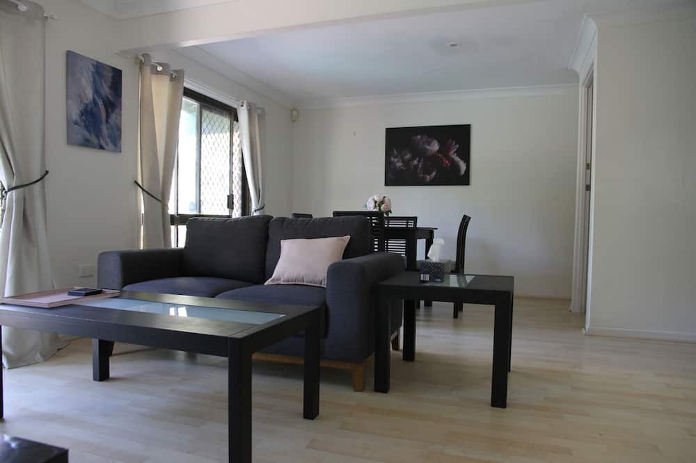 Photo of Livingroom in Chapel Hill