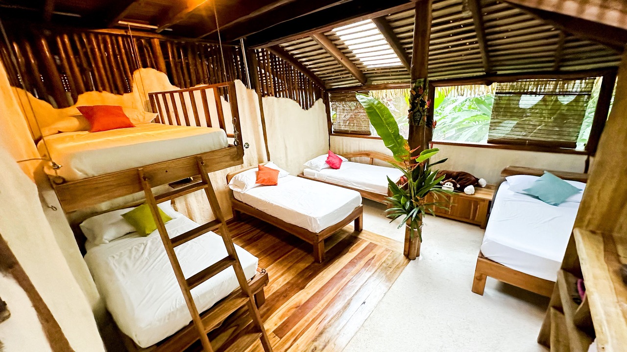 Photo of Bedroom in Cabo Matapalo