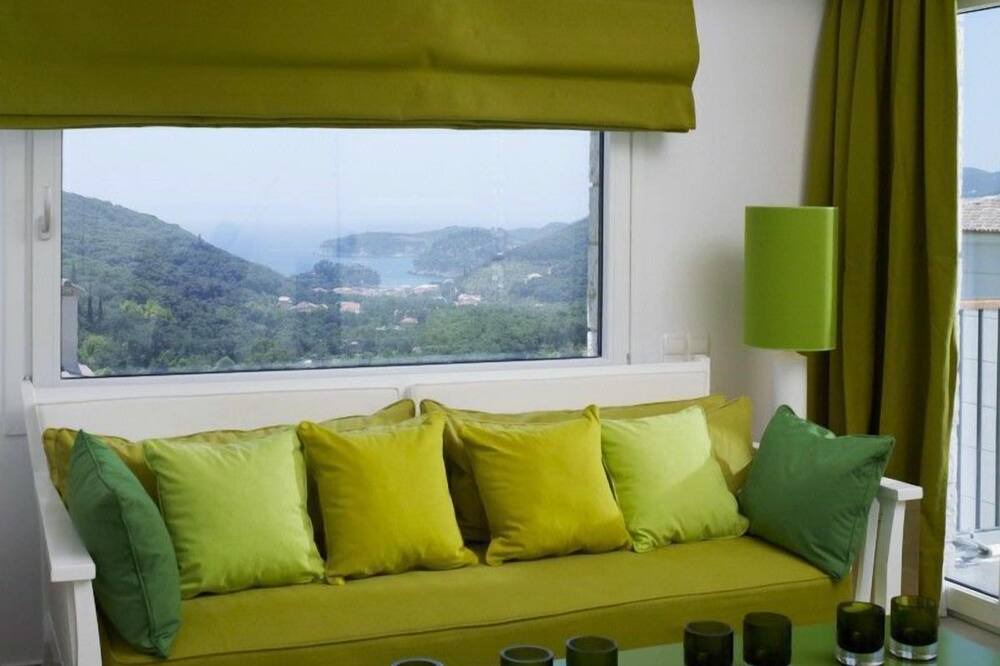 Photo of Livingroom in Parga