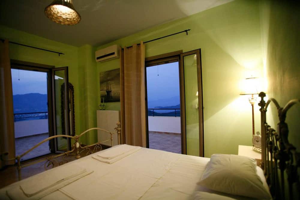 Photo of Bedroom in Katokhorion