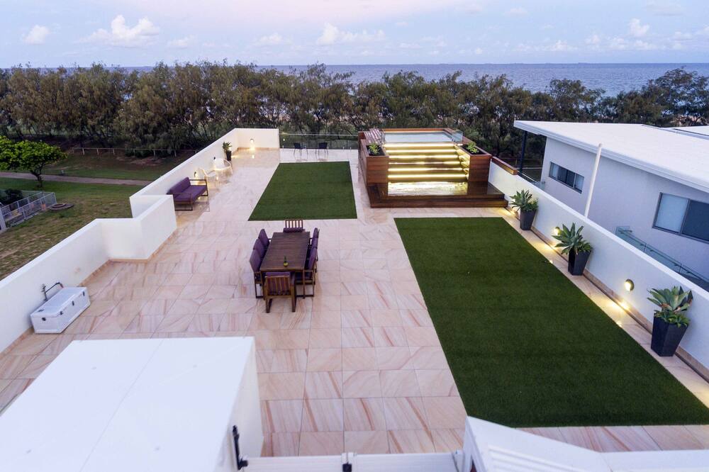 Photo of Patio Balcony in Mackay Harbour
