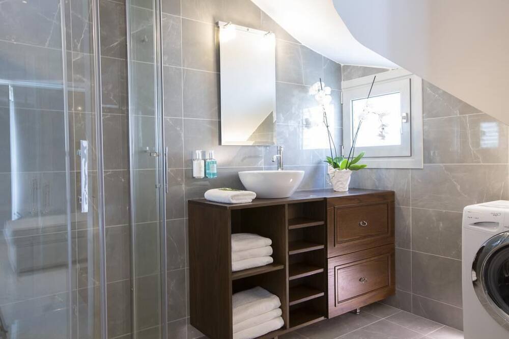 Photo of Bathroom in Pondi