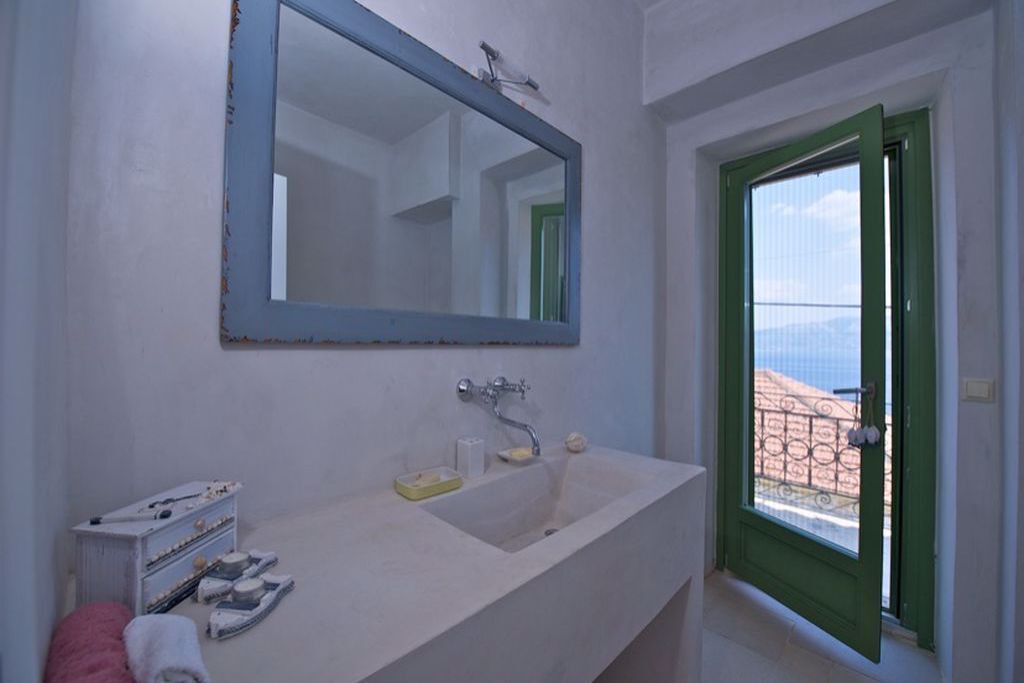 Photo of Bathroom in Kalamos