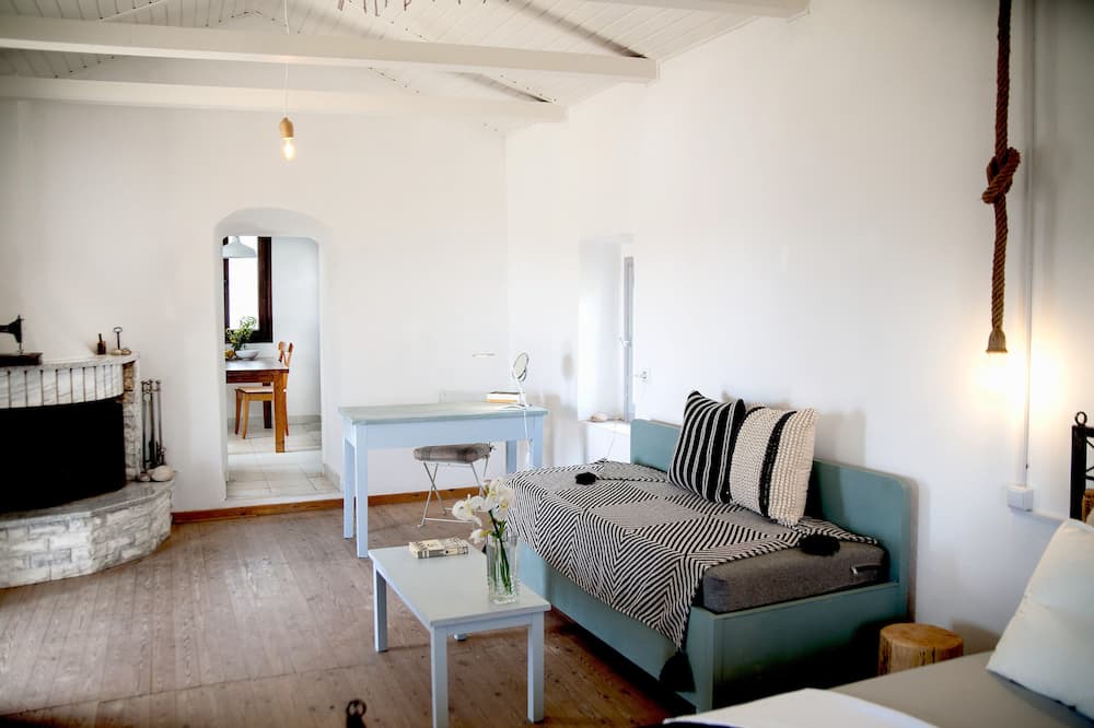 Photo of Bedroom in East Mani