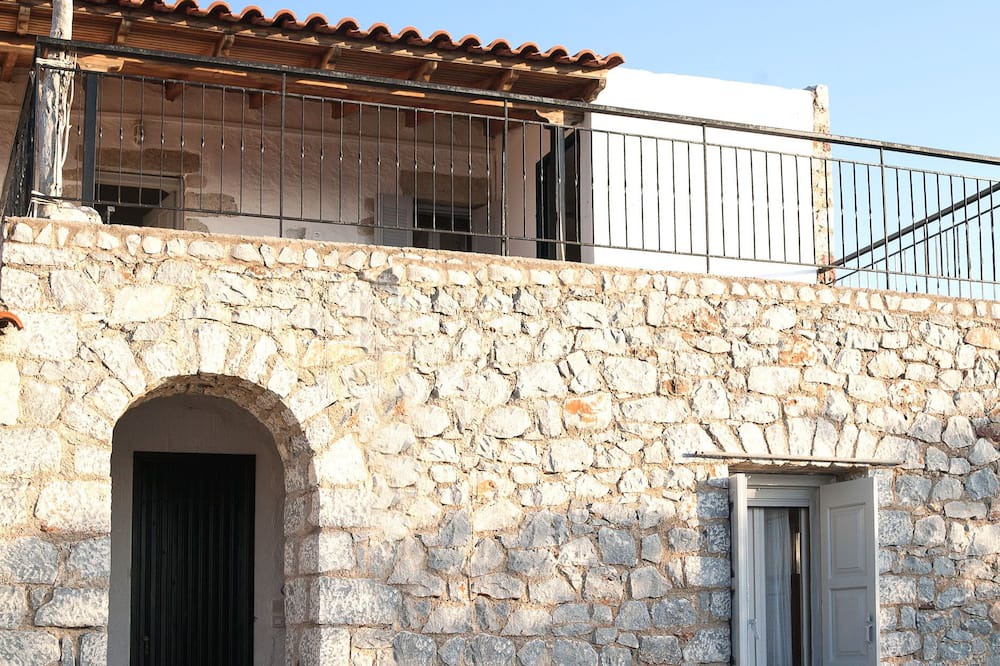 Photo of Outdoor in East Mani