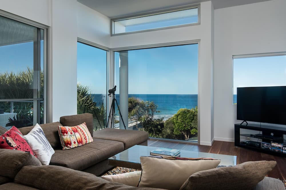 Photo of Livingroom in Castaways Beach