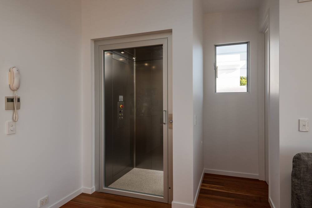 Photo of Bedroom in Castaways Beach