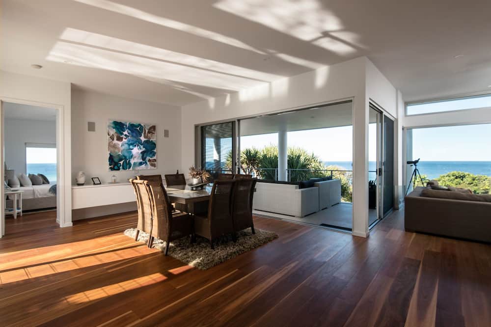 Photo of Livingroom in Castaways Beach