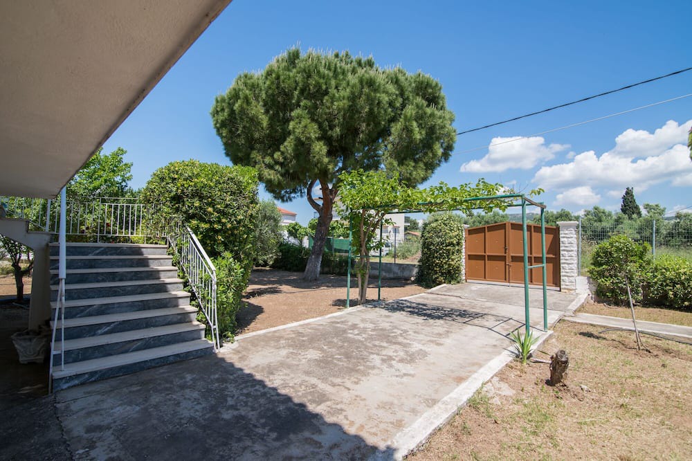 Photo of Outdoor in Eretria
